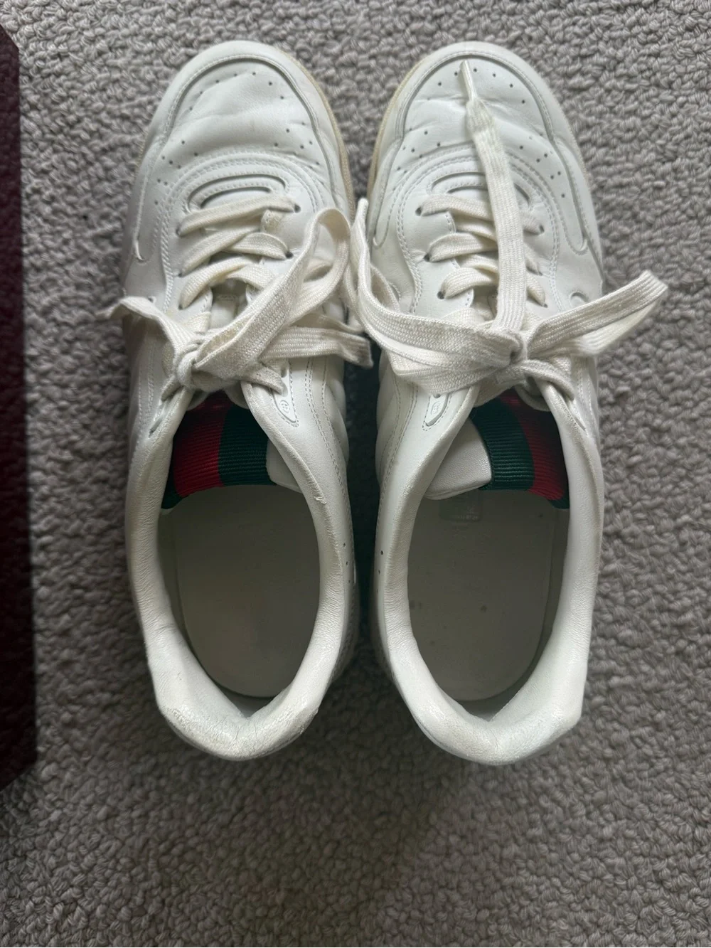 Gucci Men’s  White Leather Sneakers with Green-Red Heel Detail